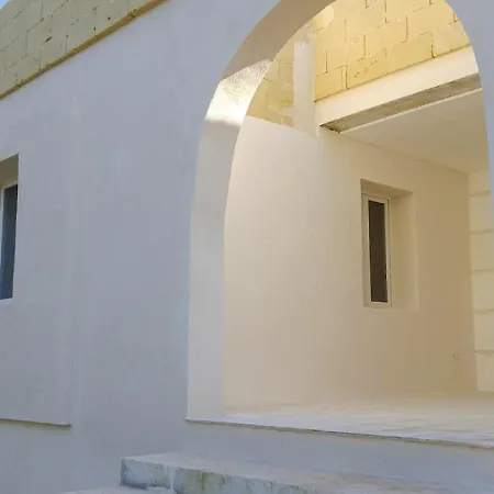 Tra Gli Ulivi - فيلة *